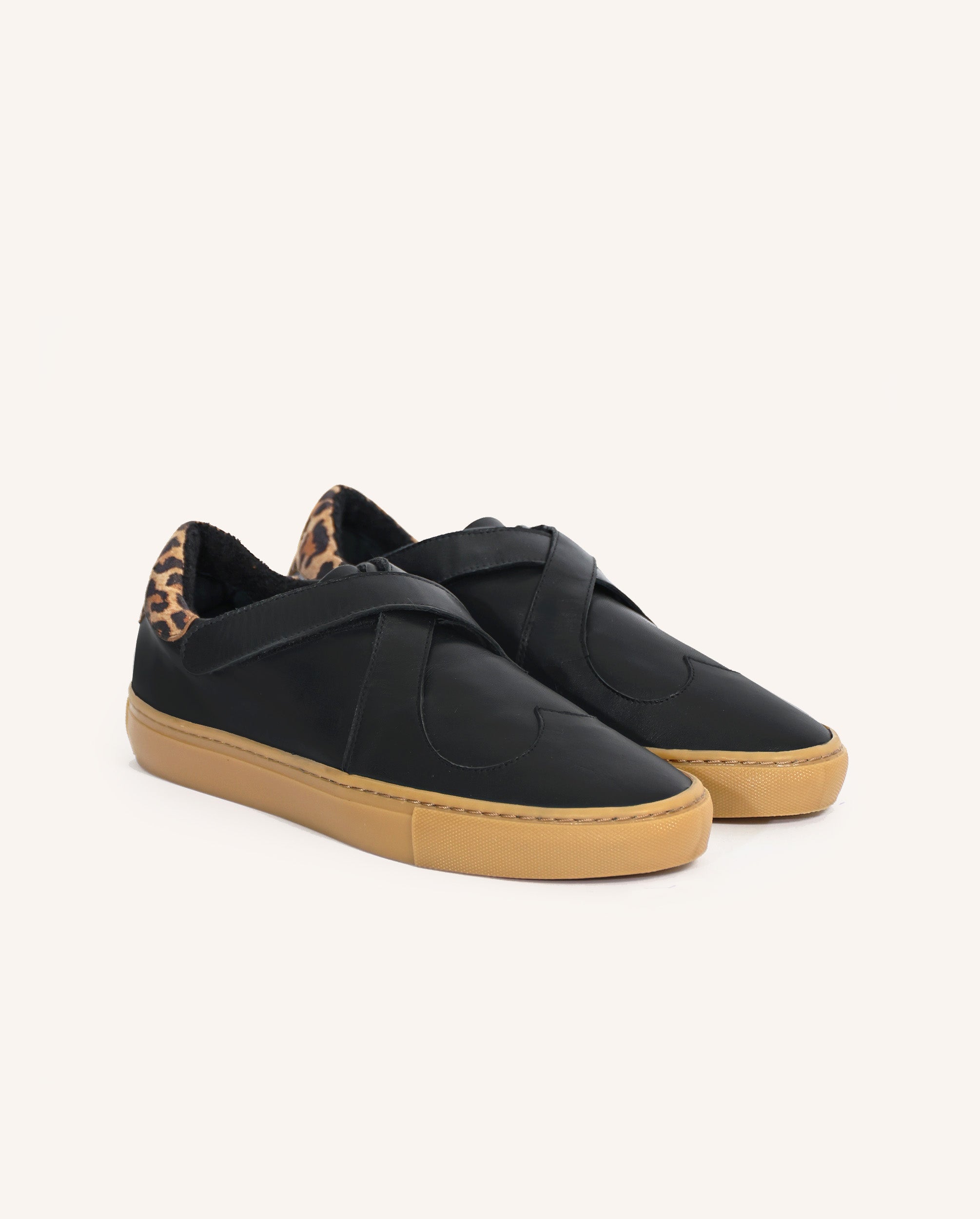 (Delivery Early-June) Heart & Sole Black & Leopard Sneakers